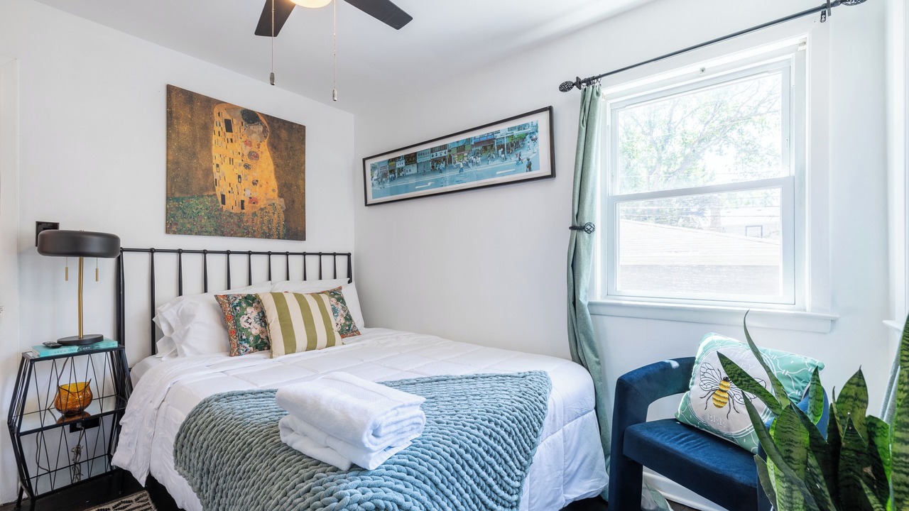 Photo of Bedroom in Evanston
