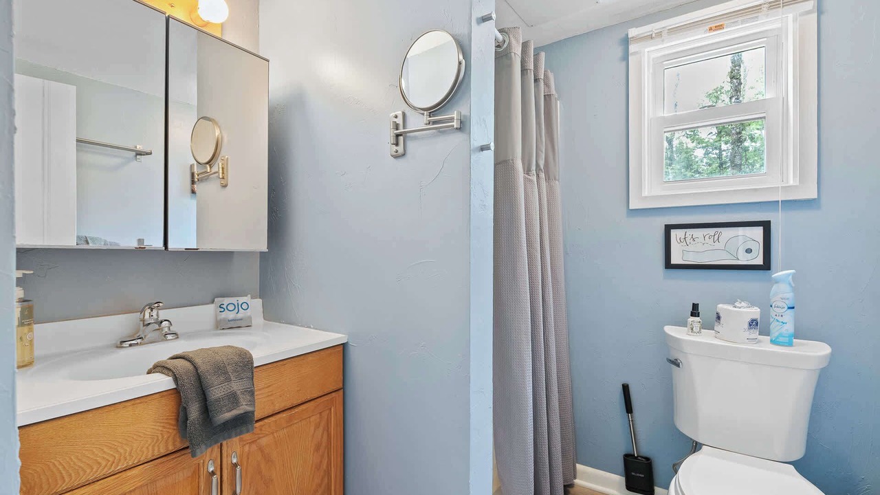 Photo of Bathroom in Baileys Harbor