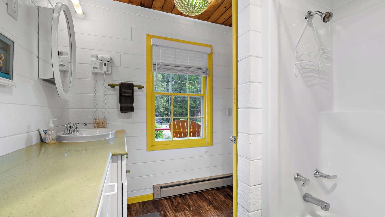 Photo of Bathroom in Baileys Harbor