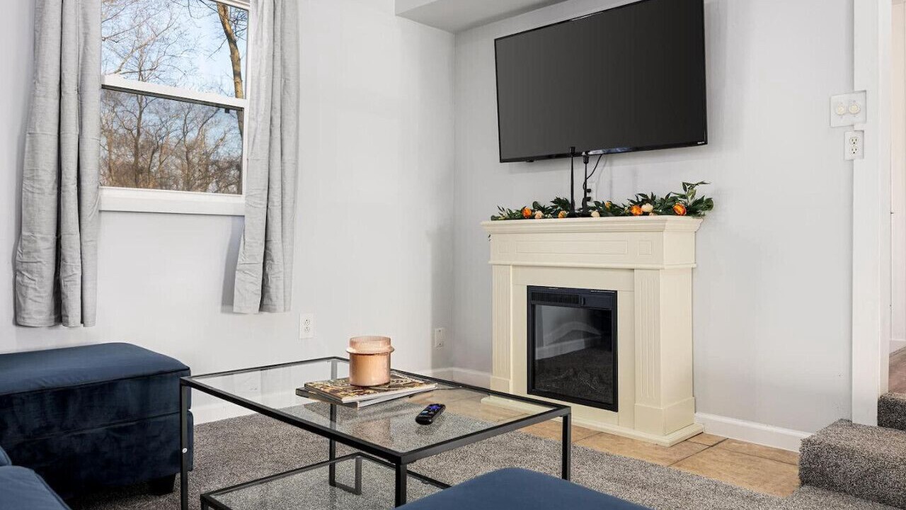 Photo of Livingroom in Peoria Heights