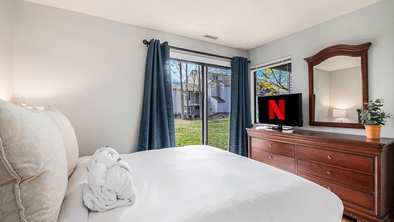 Photo of Bedroom in Acme