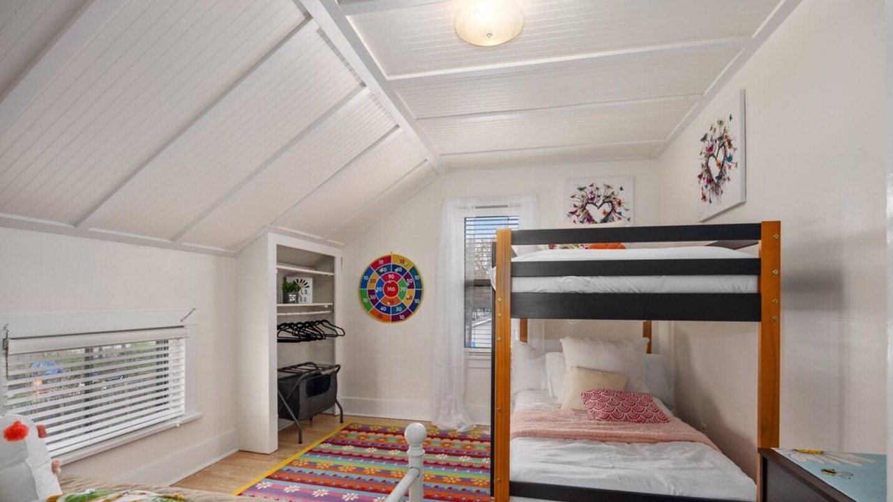 Photo of Bedroom in Lakeside