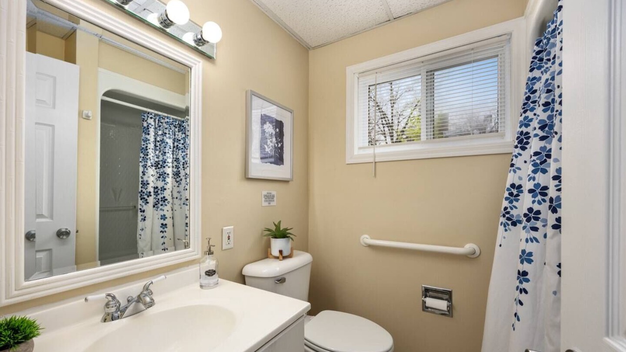 Photo of Bathroom in Lakeside