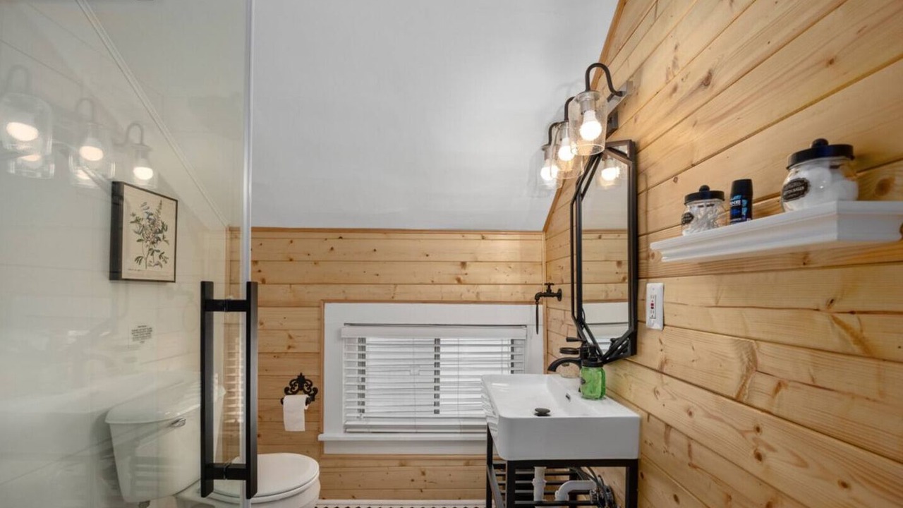 Photo of Bathroom in Lakeside