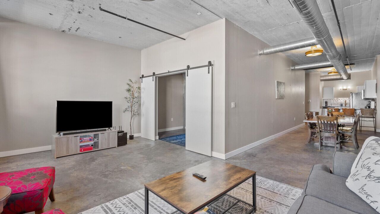 Photo of Livingroom in Downtown