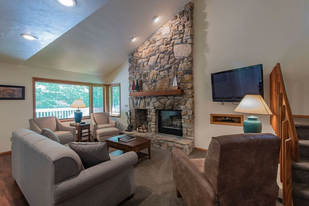 Photo of Livingroom in Baileys Harbor
