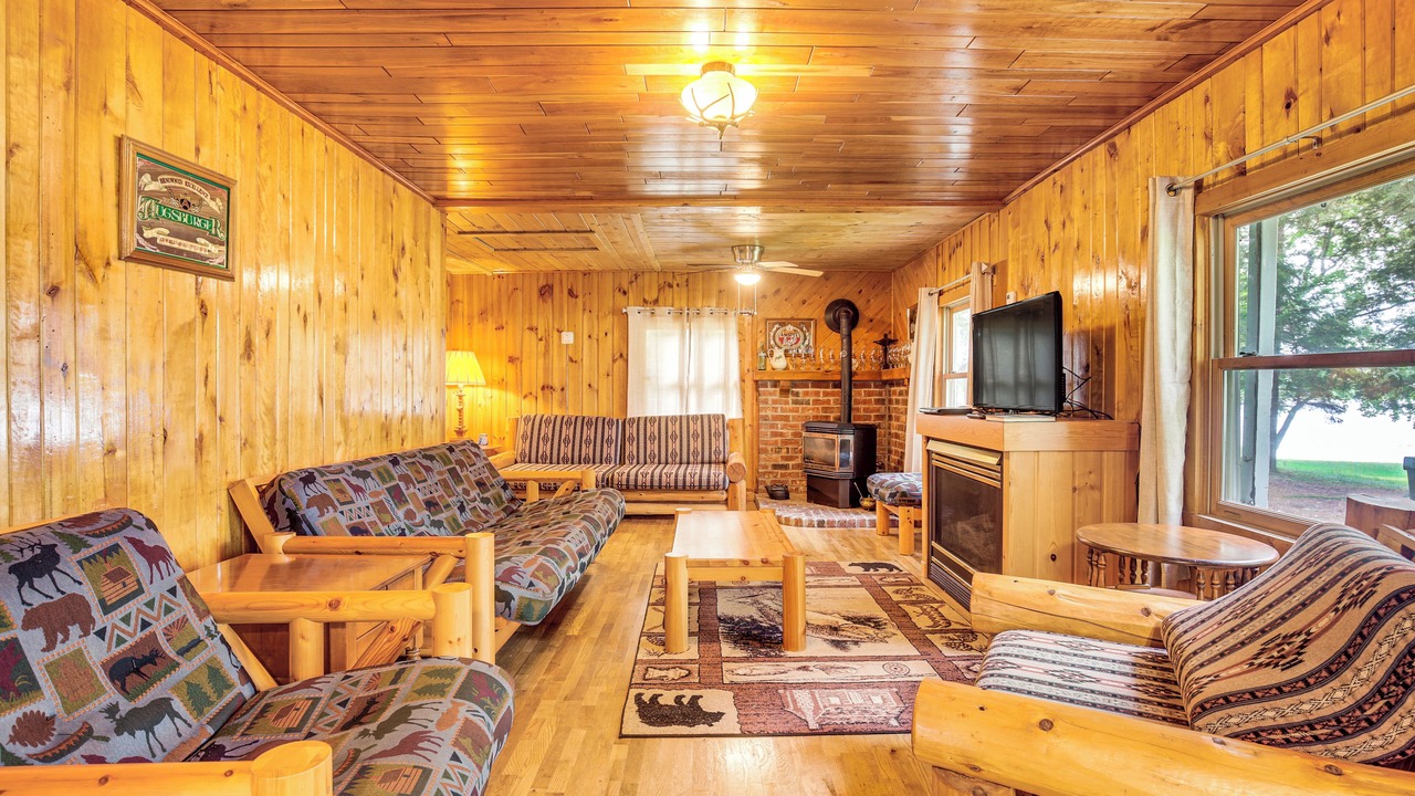 Photo of Livingroom in Eagle River