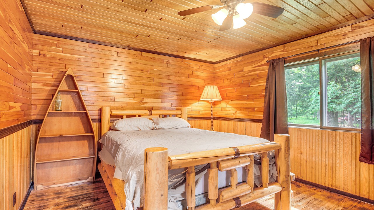 Photo of Bedroom in Eagle River