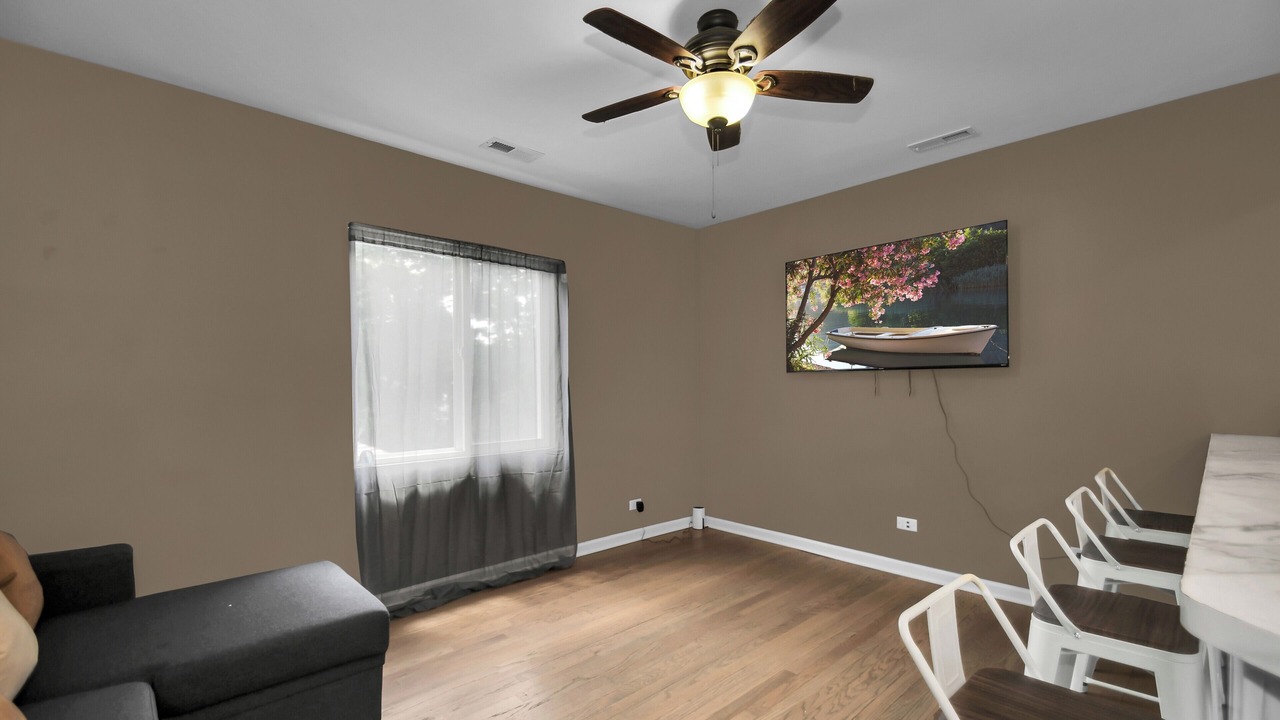 Photo of Livingroom in Waukegan