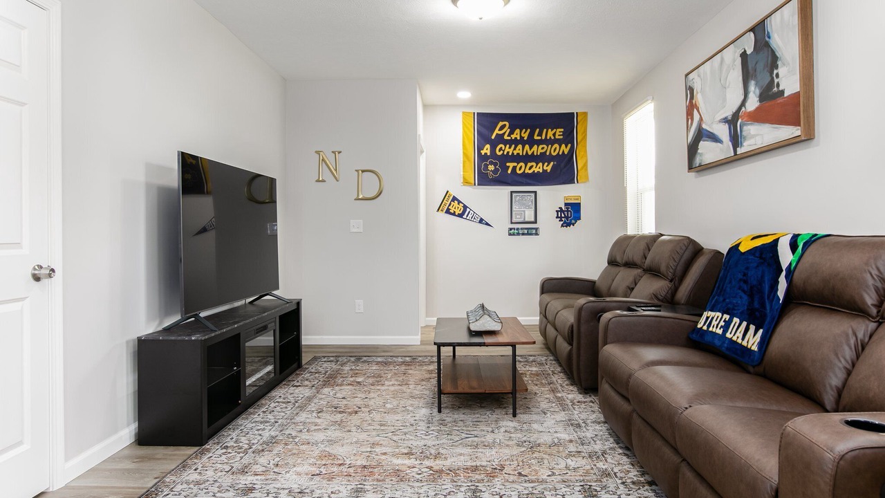 Photo of Livingroom in Near Northwest