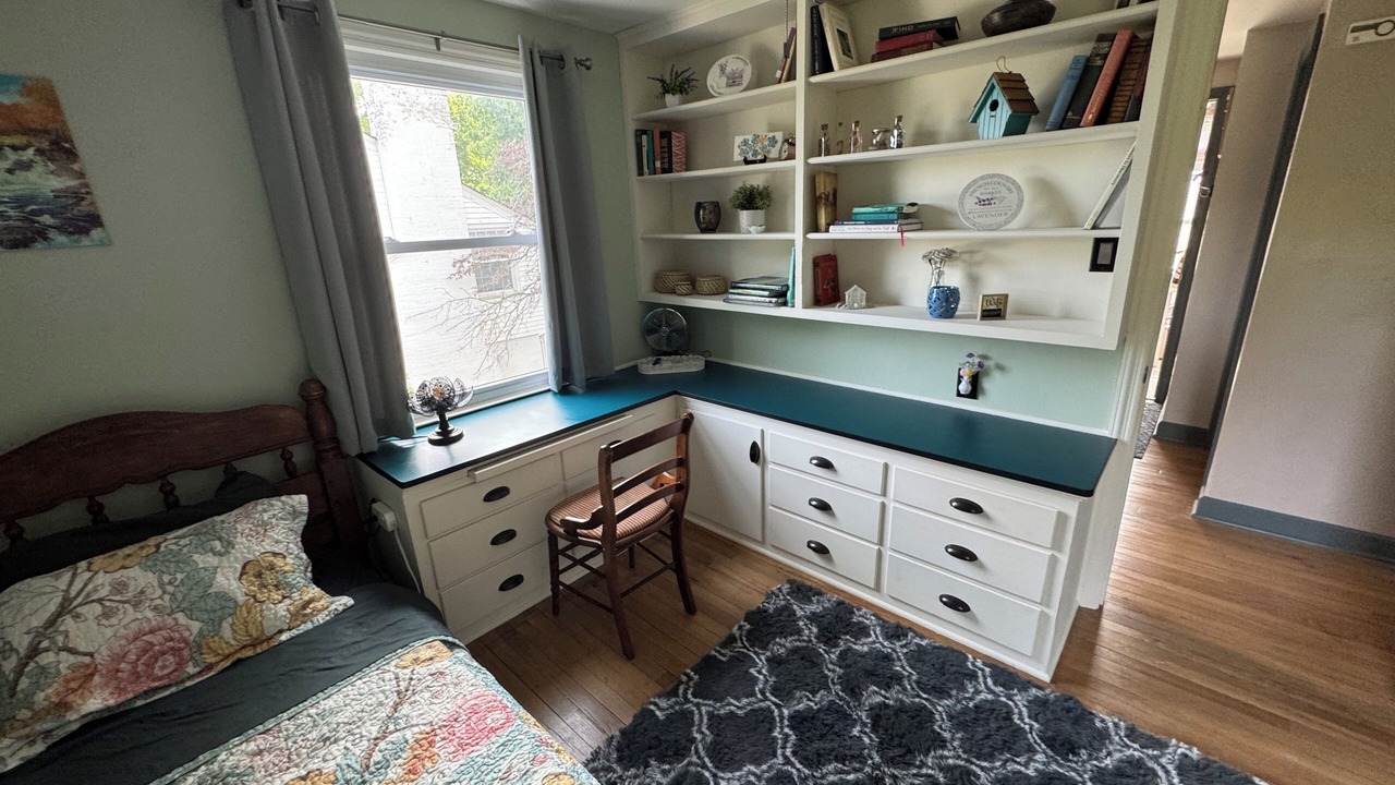 Photo of Bedroom in Whitefish Bay
