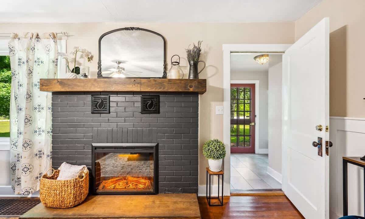 Photo of Livingroom in Egg Harbor