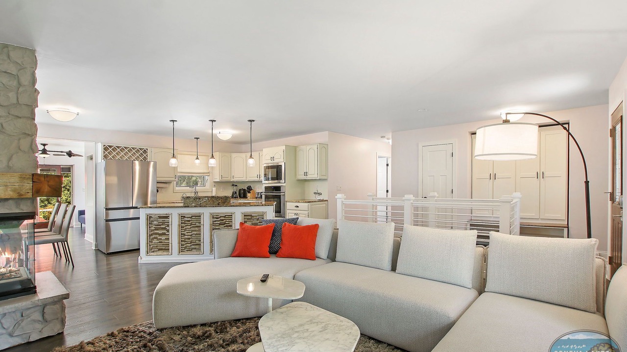 Photo of Livingroom in Lake Geneva
