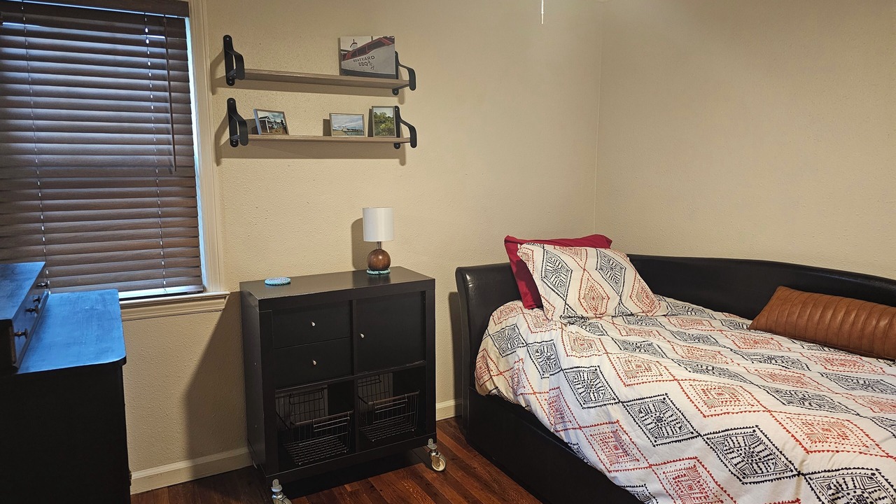 Photo of Bedroom in Lakeside