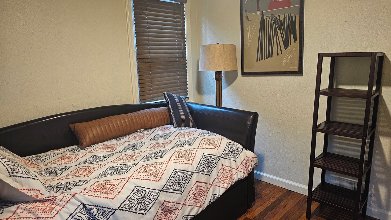 Photo of Bedroom in Lakeside