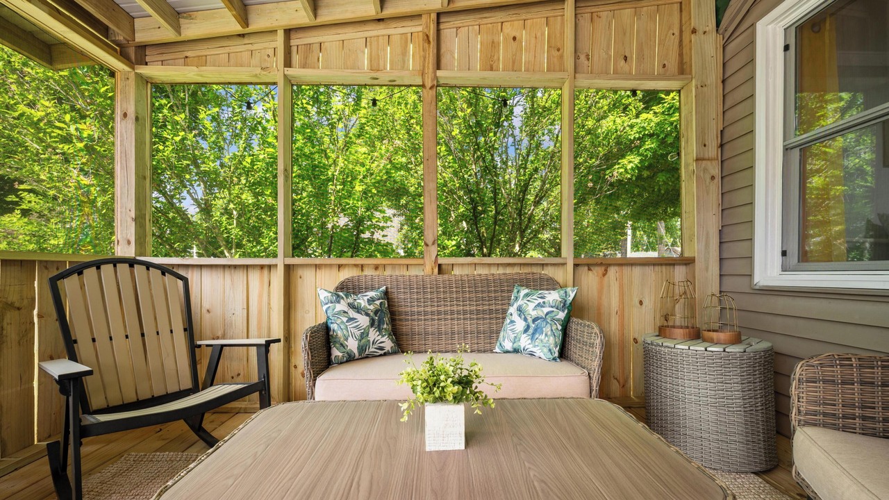 Photo of Patio Balcony in Paw Paw Lake