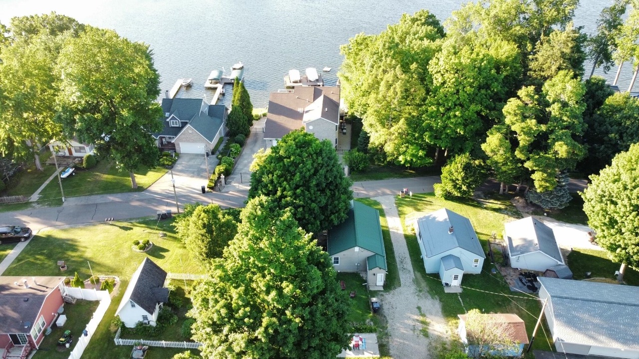 Photo of Outdoor in Paw Paw Lake