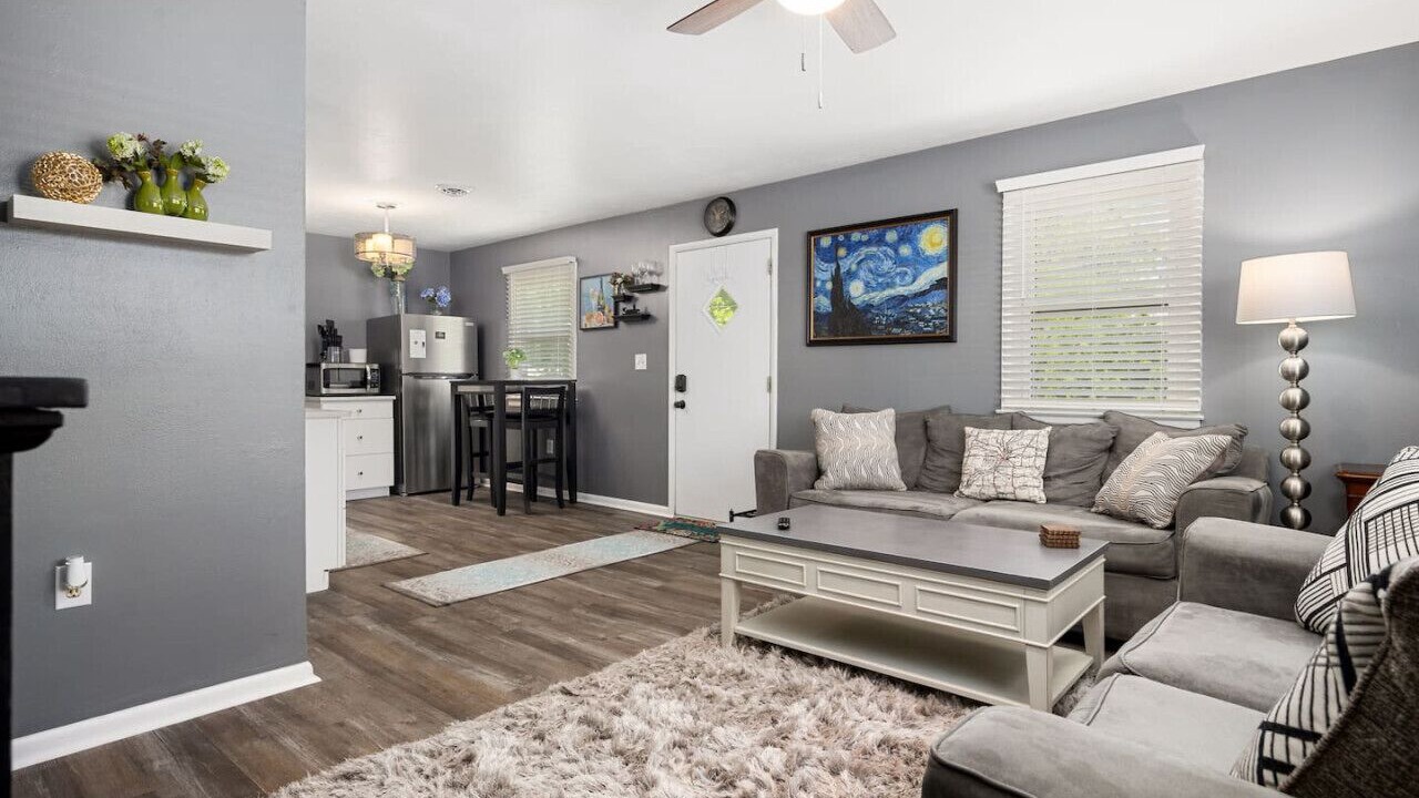 Photo of Livingroom in Bartonville