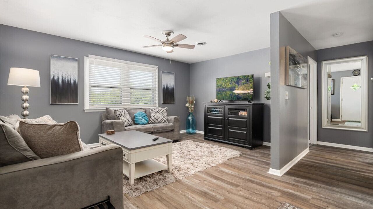 Photo of Livingroom in Bartonville