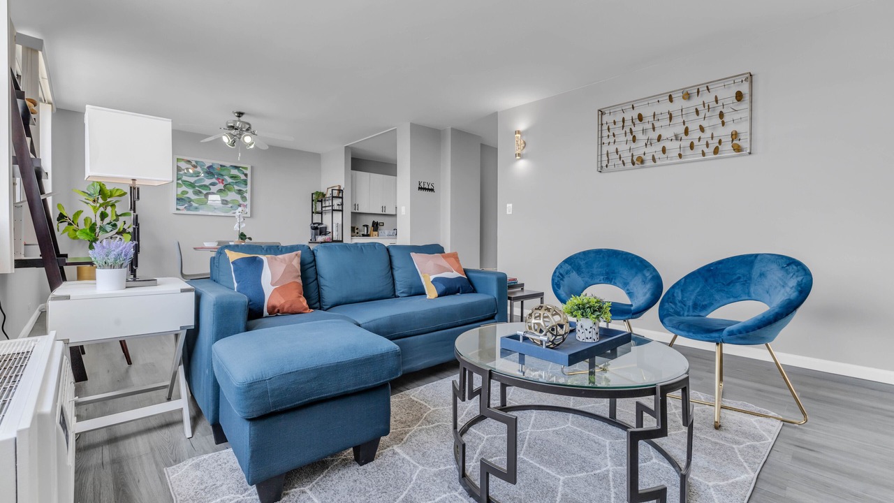 Photo of Livingroom in West Lawn