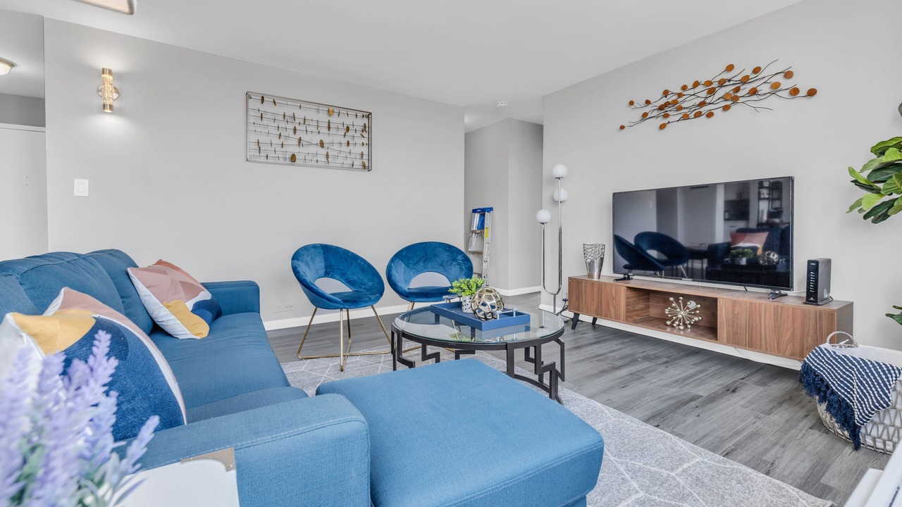 Photo of Livingroom in West Lawn