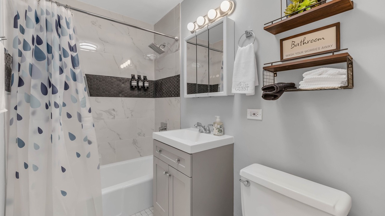 Photo of Bathroom in West Lawn