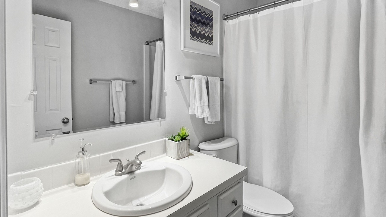 Photo of Bathroom in Clive