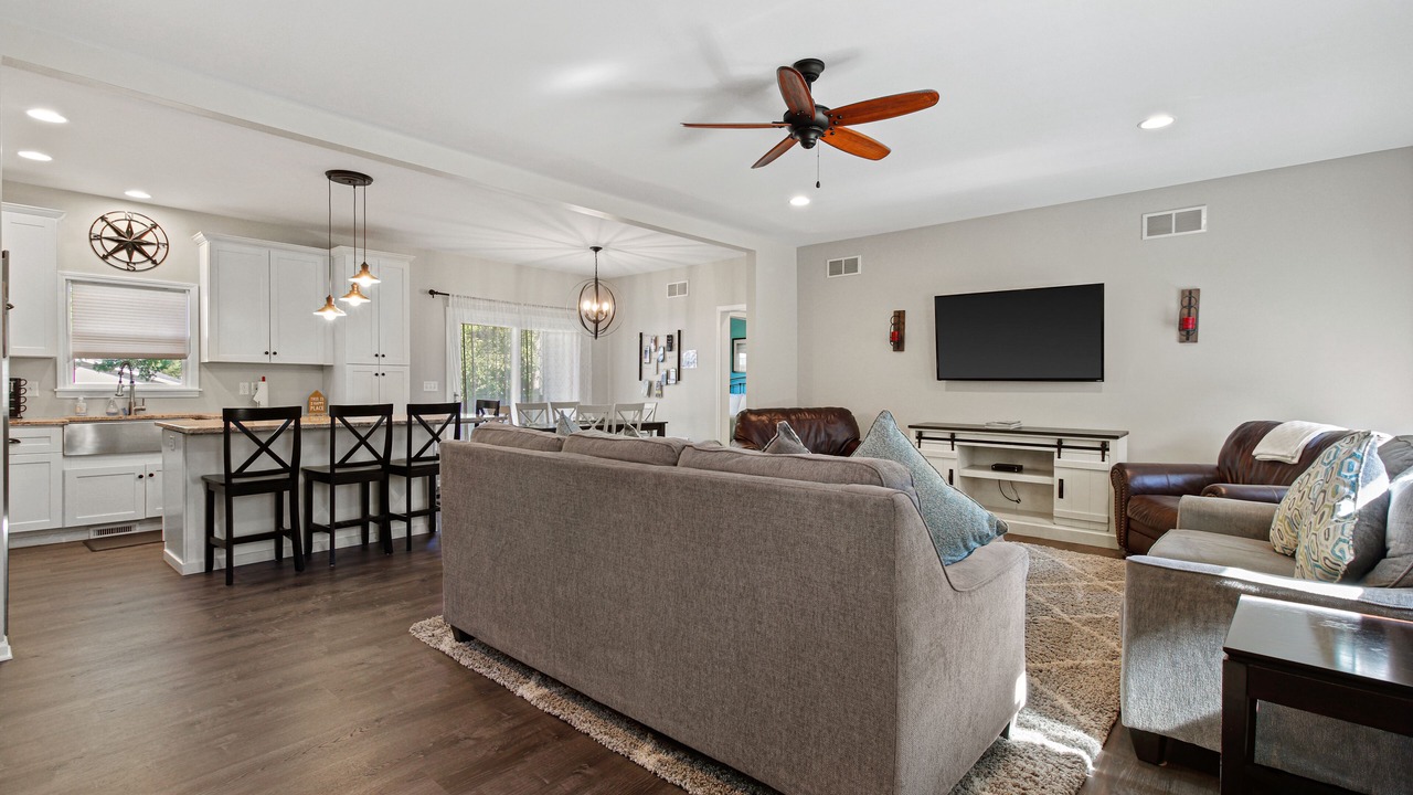 Photo of Livingroom in Lake Geneva