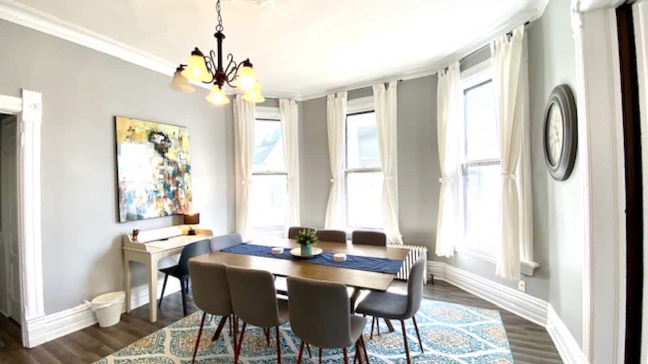 Photo of Bedroom in Lakeview