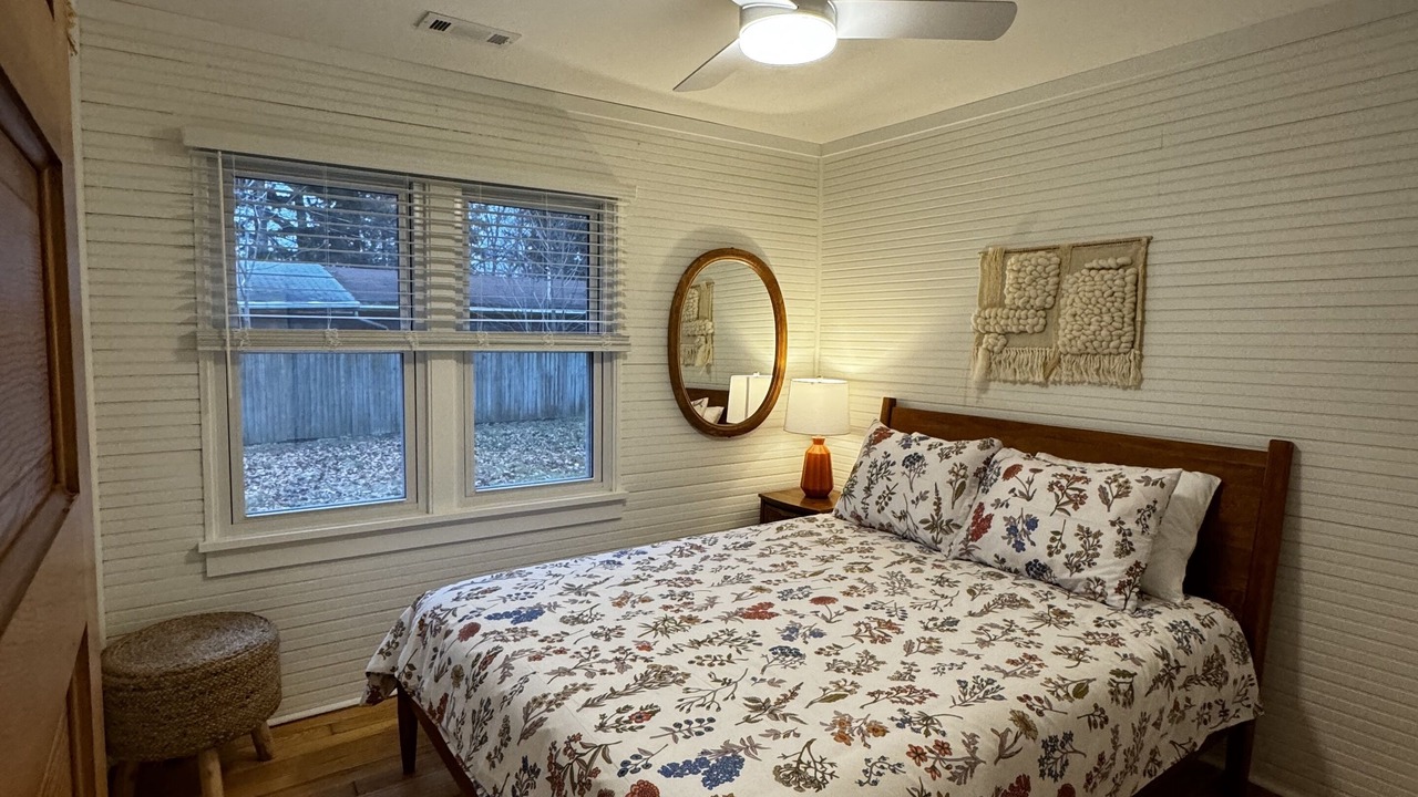 Photo of Bedroom in Lakeside