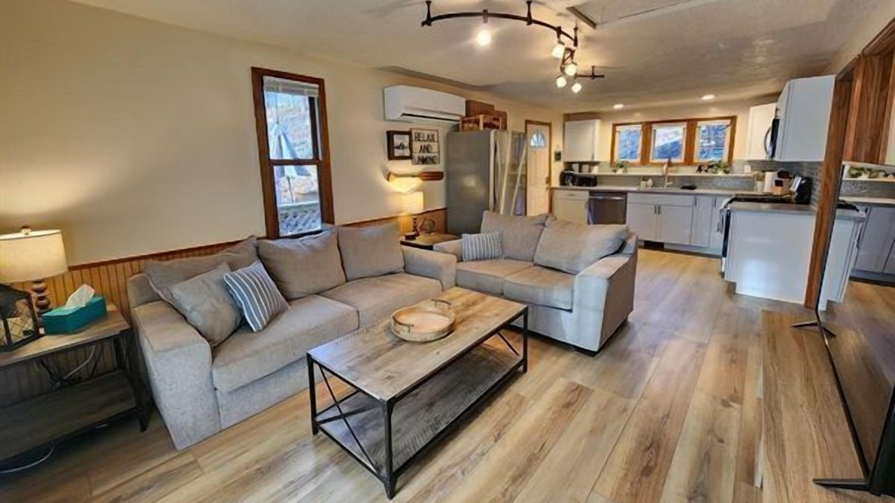 Photo of Livingroom in Solon Township