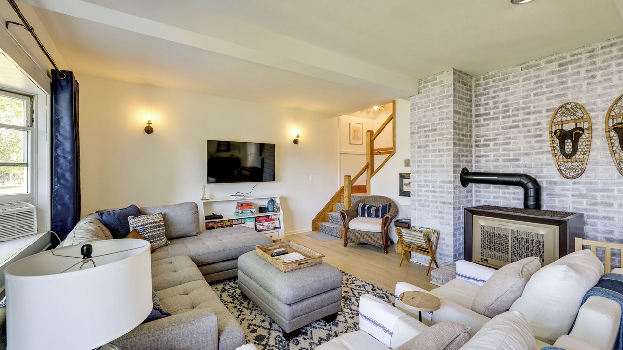 Photo of Livingroom in Lake City