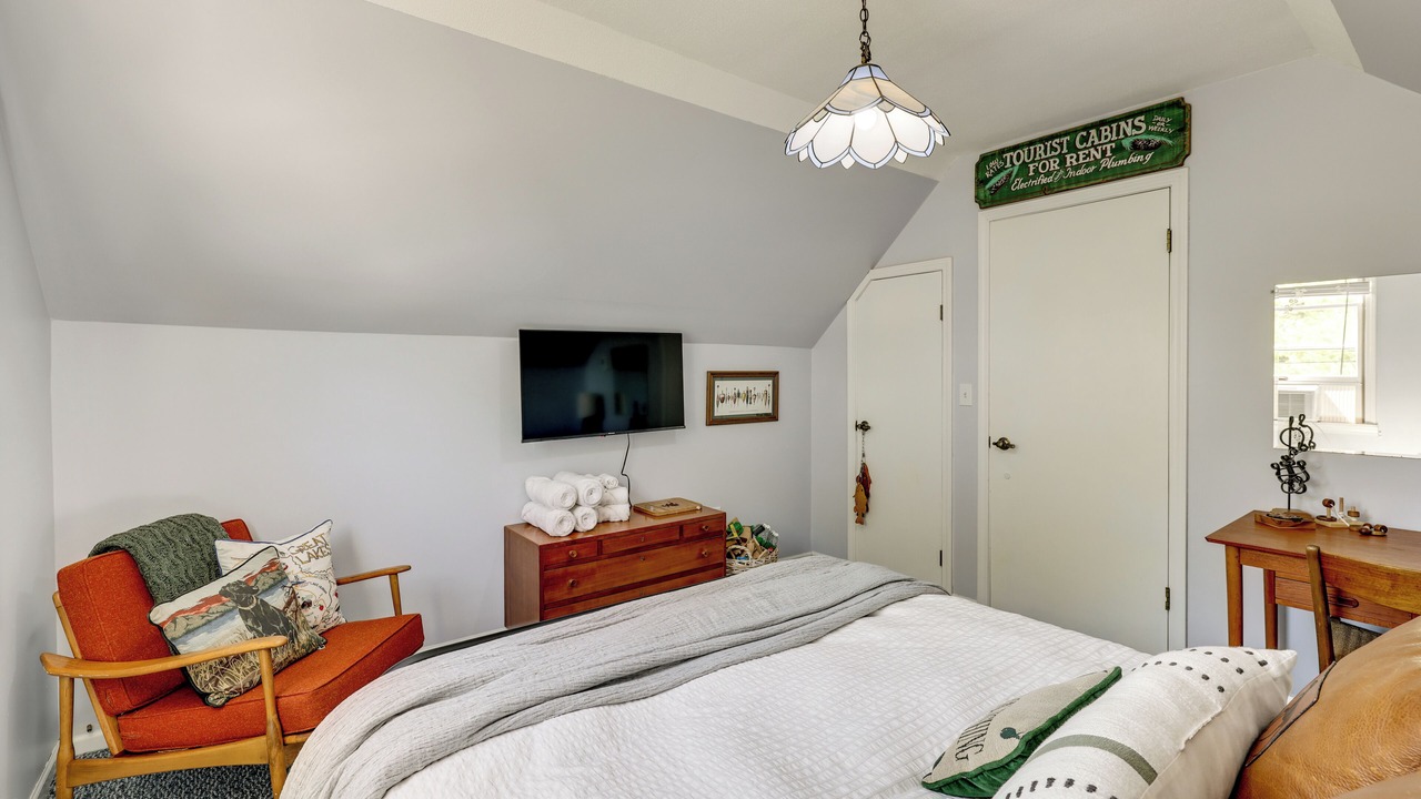 Photo of Bedroom in Lake City
