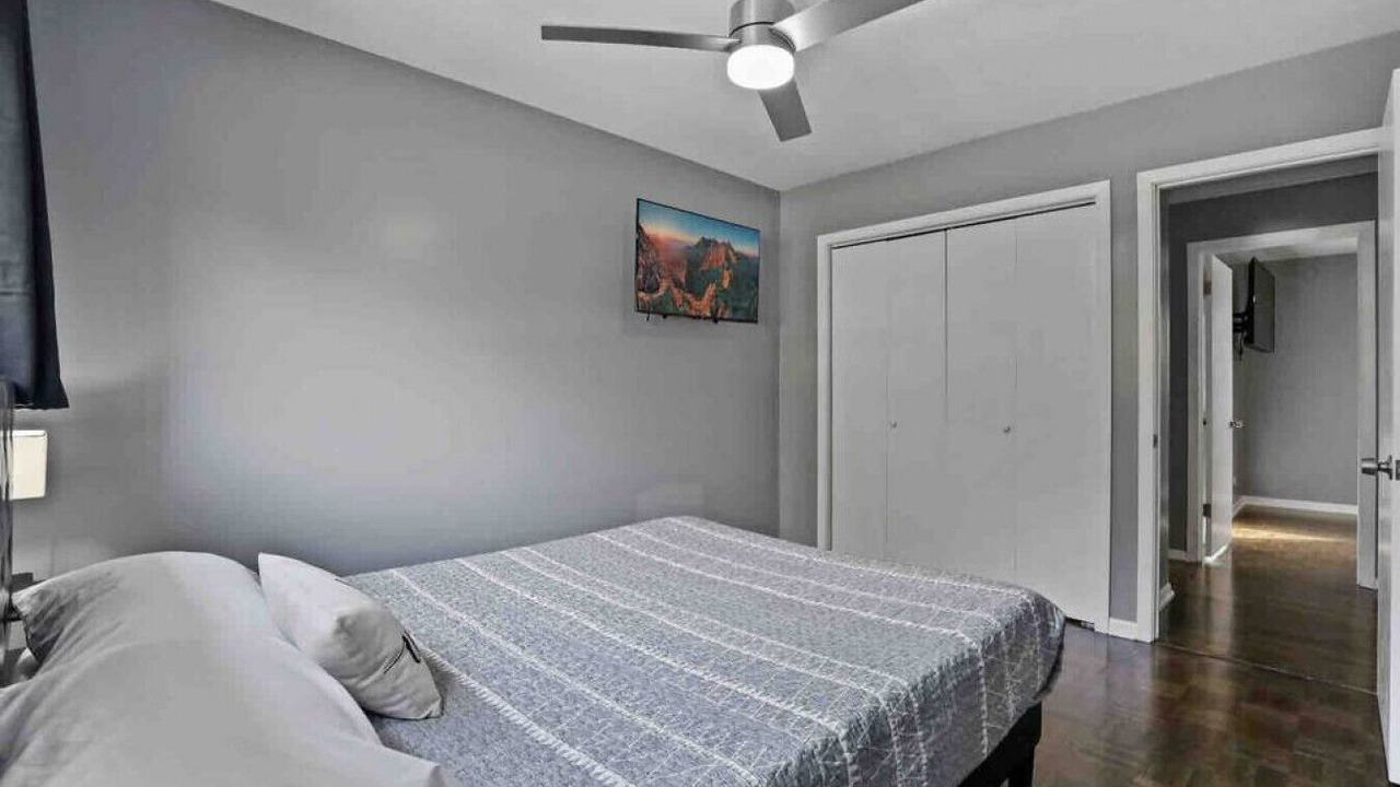 Photo of Bedroom in Glen Ellyn