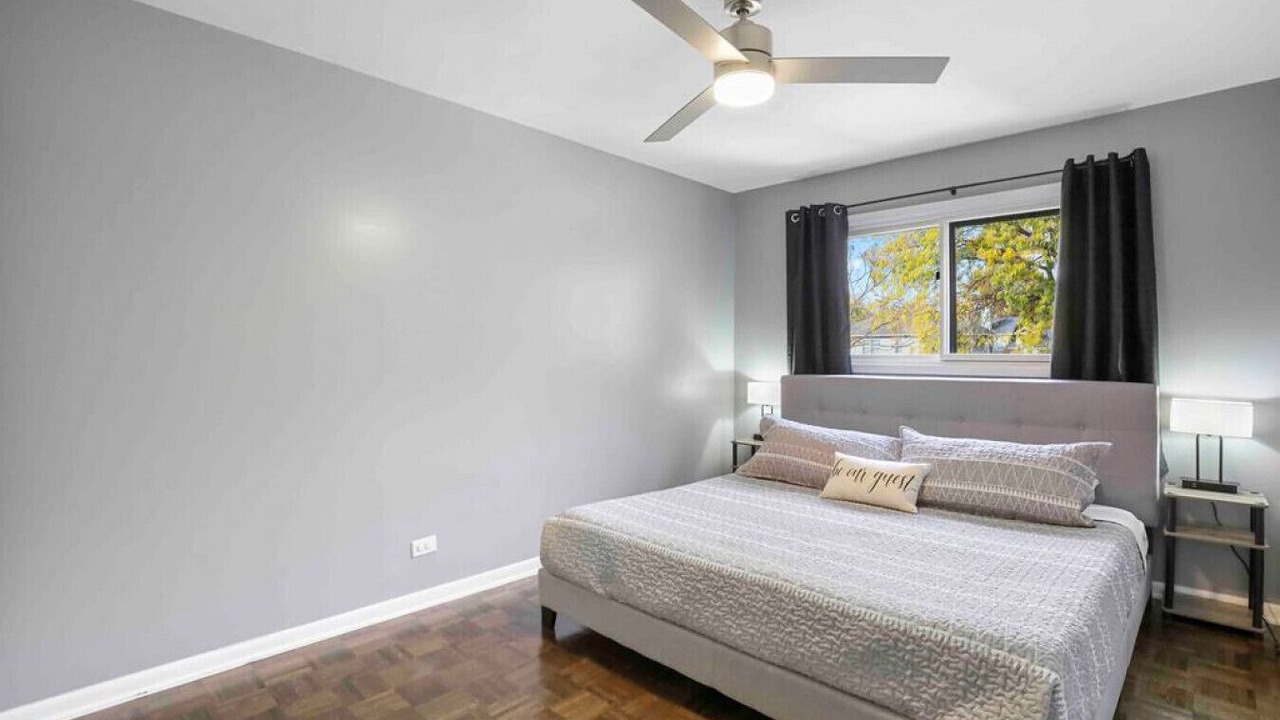 Photo of Bedroom in Glen Ellyn