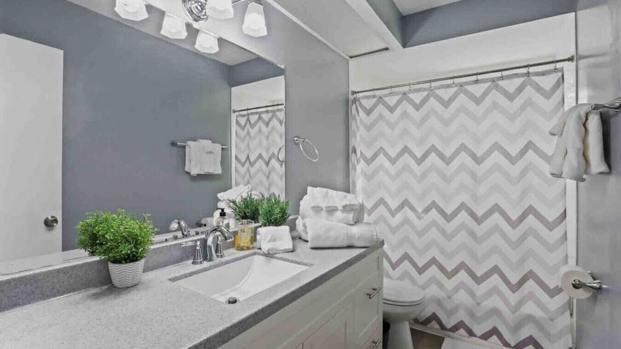 Photo of Bathroom in Glen Ellyn