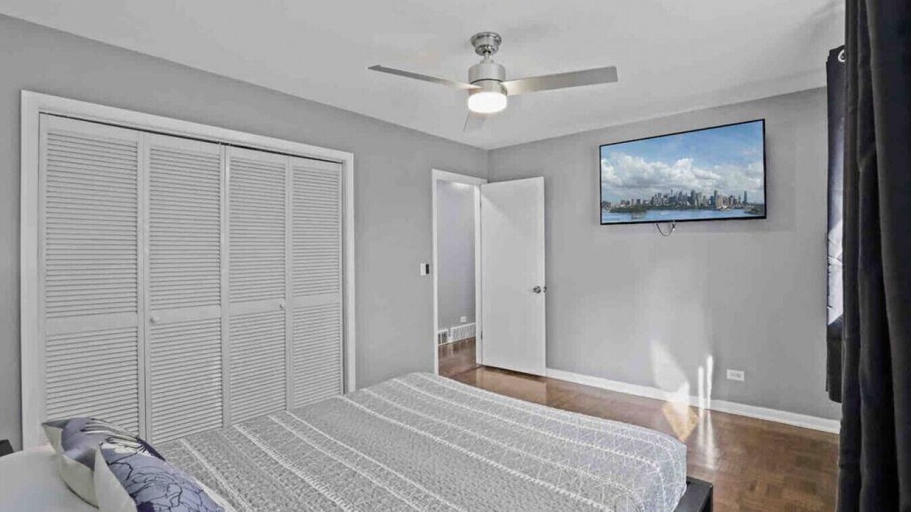 Photo of Bedroom in Glen Ellyn