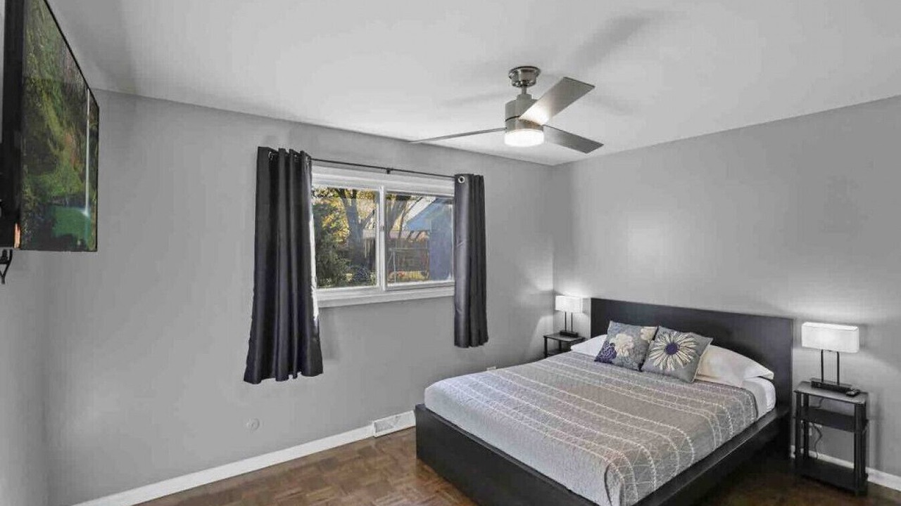 Photo of Bedroom in Glen Ellyn