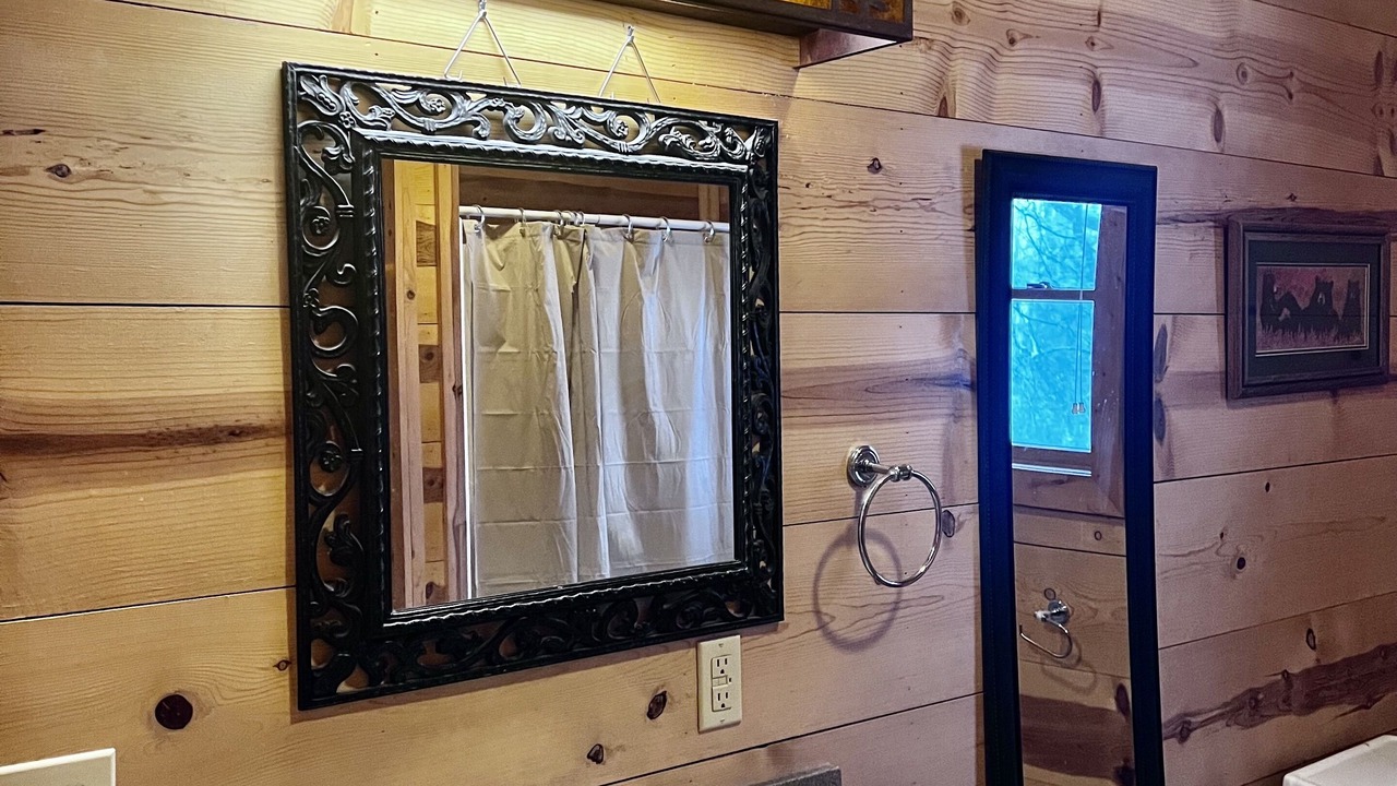 Photo of Bathroom in Harpers Ferry