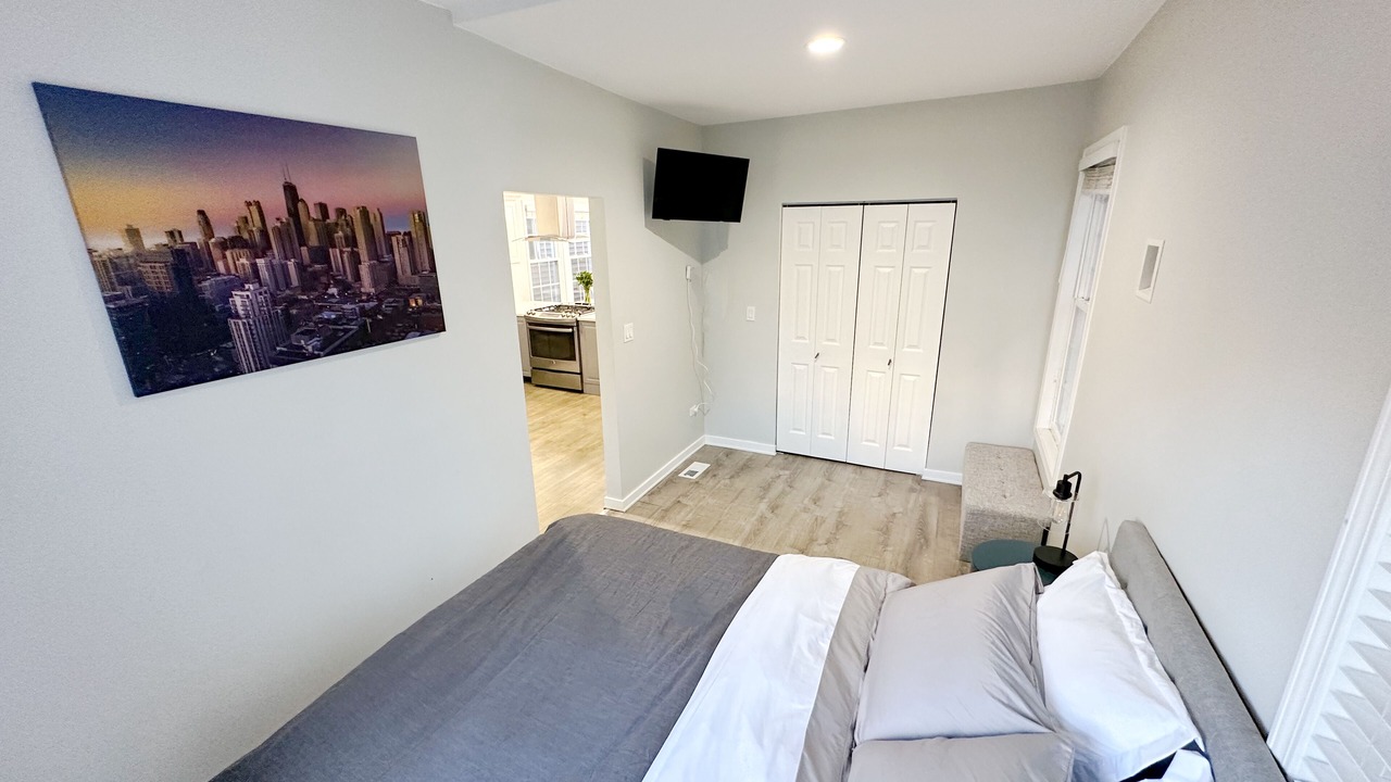 Photo of Bedroom in Andersonville