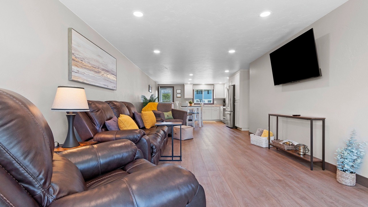 Photo of Livingroom in Ashwaubenon