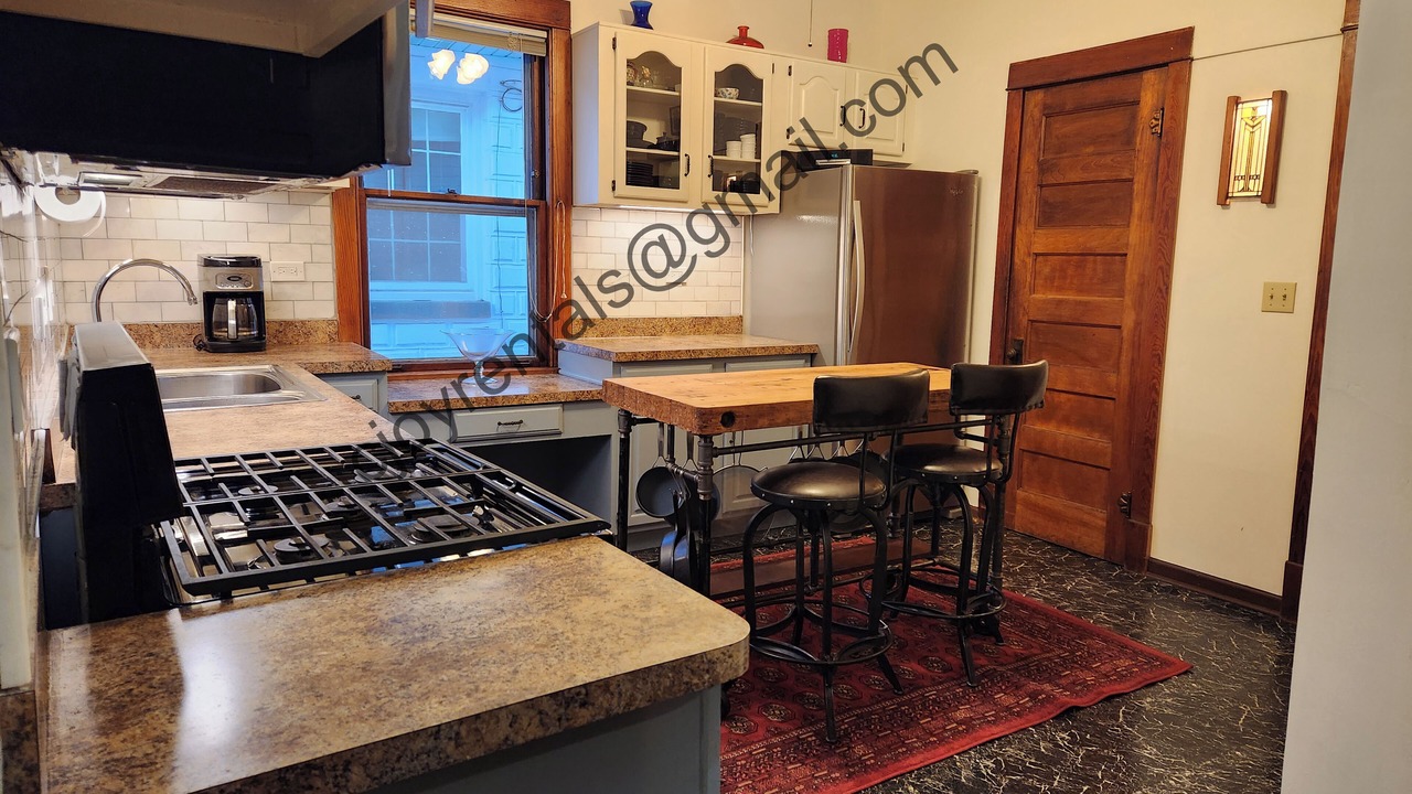 Photo of Kitchen in Old Irving Park