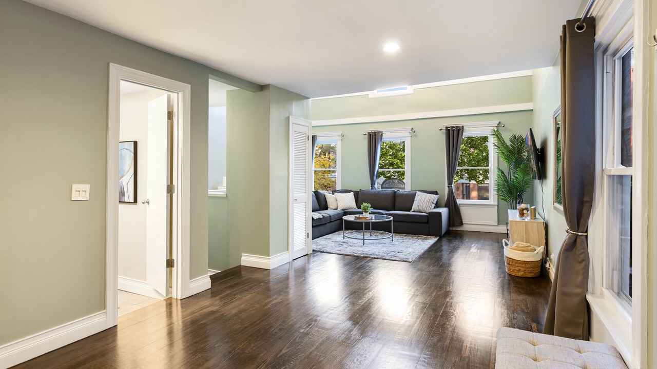 Photo of Livingroom in Ranch Triangle
