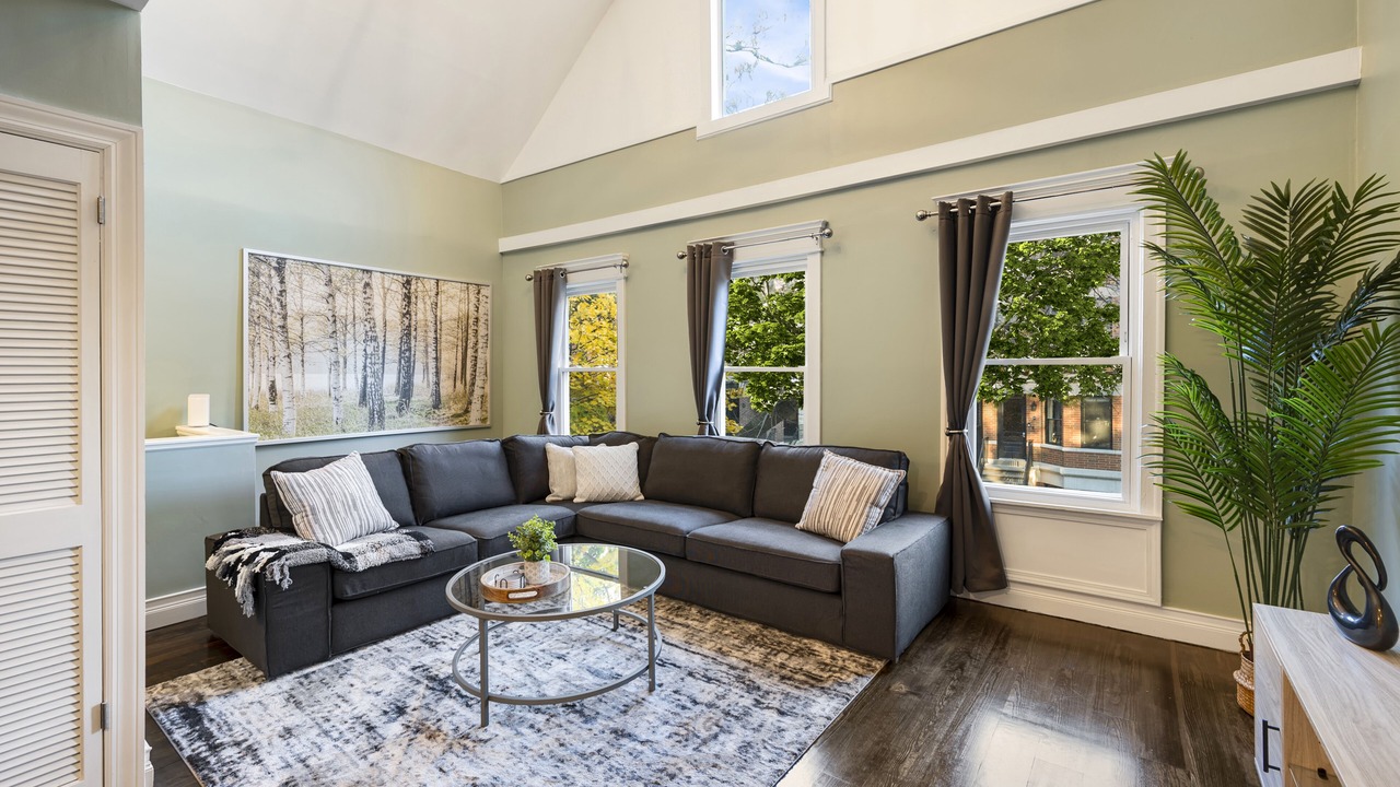 Photo of Livingroom in Ranch Triangle