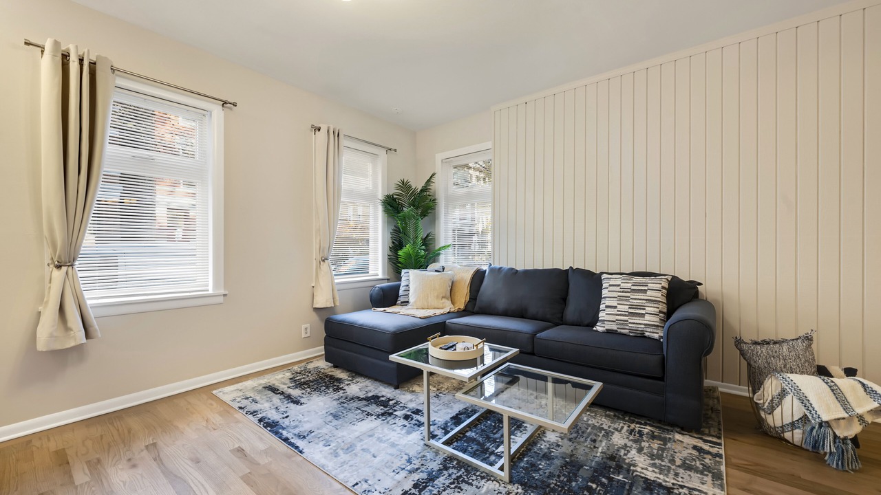 Photo of Livingroom in Ranch Triangle