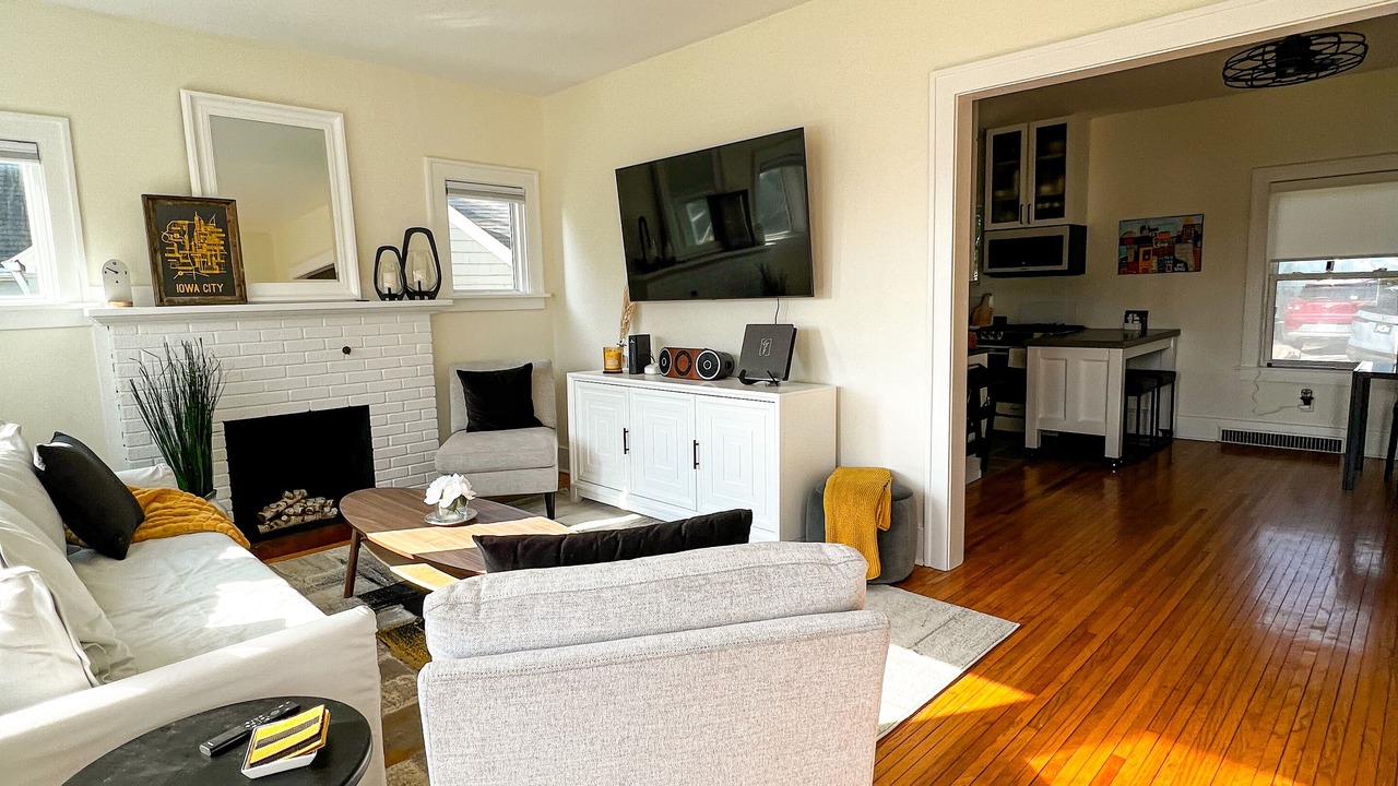 Photo of Livingroom in University Heights