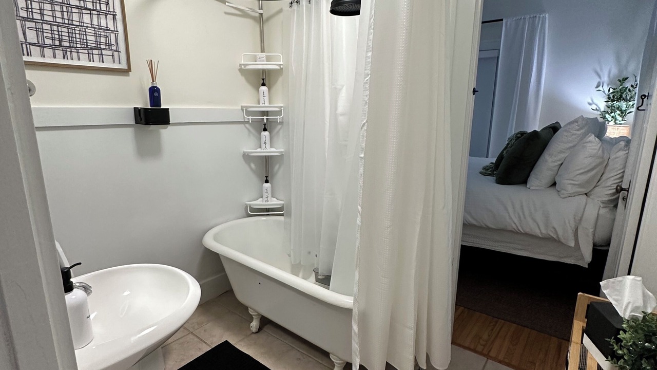 Photo of Bathroom in University Heights