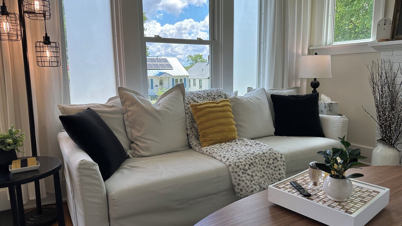 Photo of Livingroom in University Heights