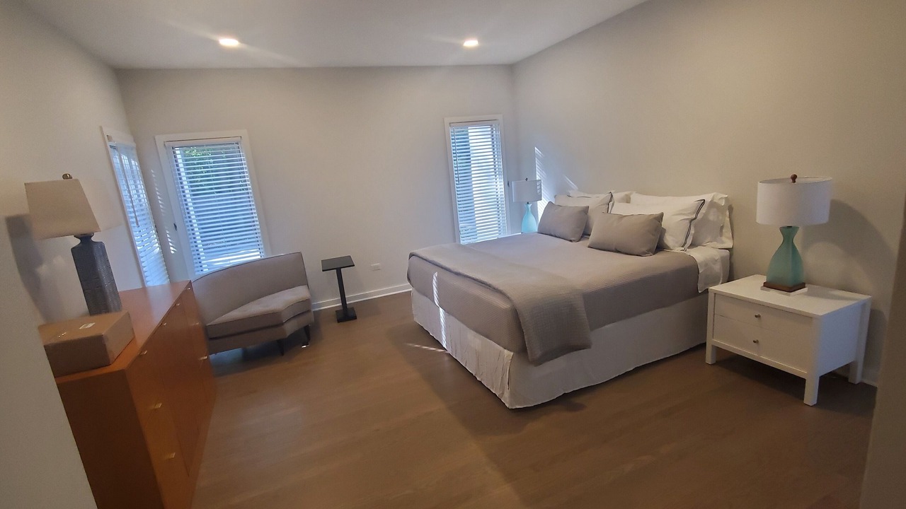 Photo of Bedroom in Lake Forest