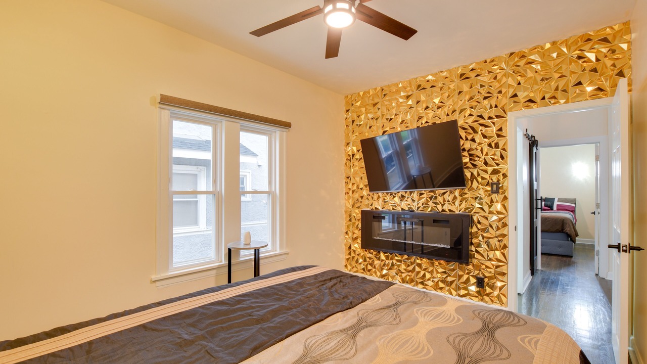 Photo of Bedroom in Maywood